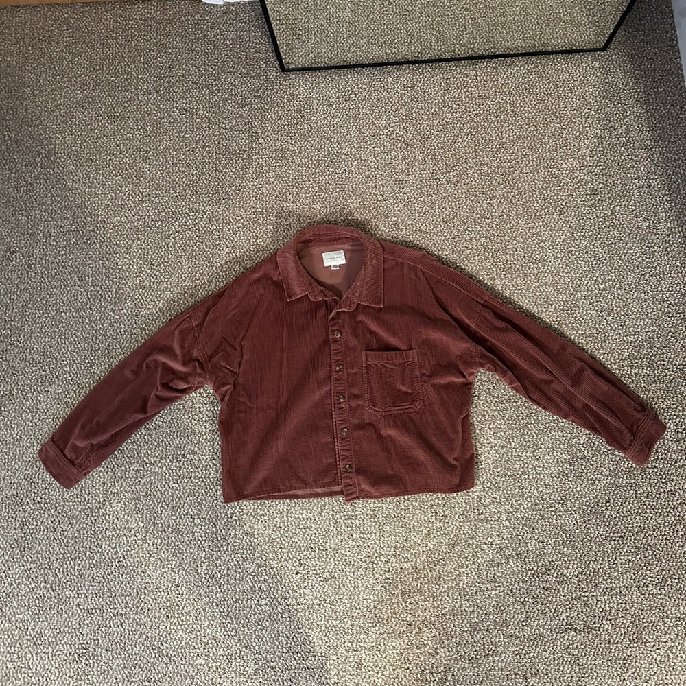 American Eagle cropped burgundy corduroy button-up shirt (100% cotton)